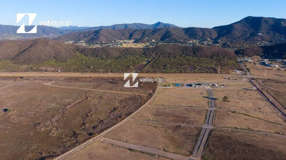 Lotes desde 1.200 m² en Club de Campo La Finca en zona de gran proyección 8