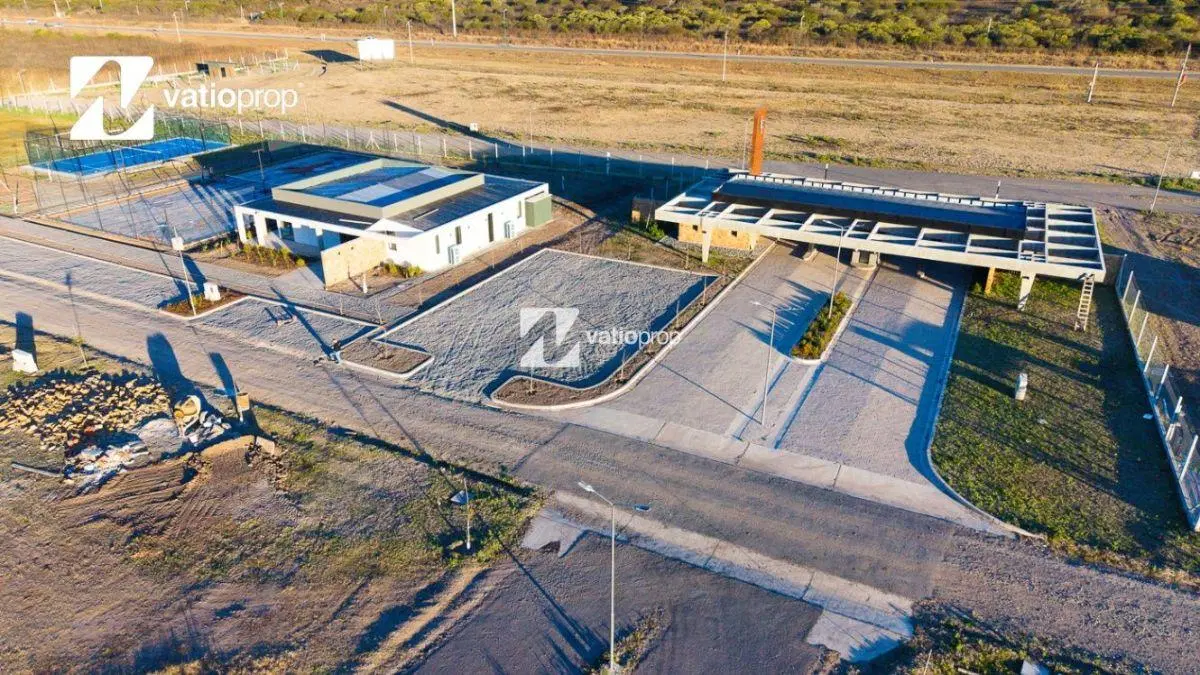 Lotes desde 1.200 m² en Club de Campo La Finca en zona de gran proyección 3