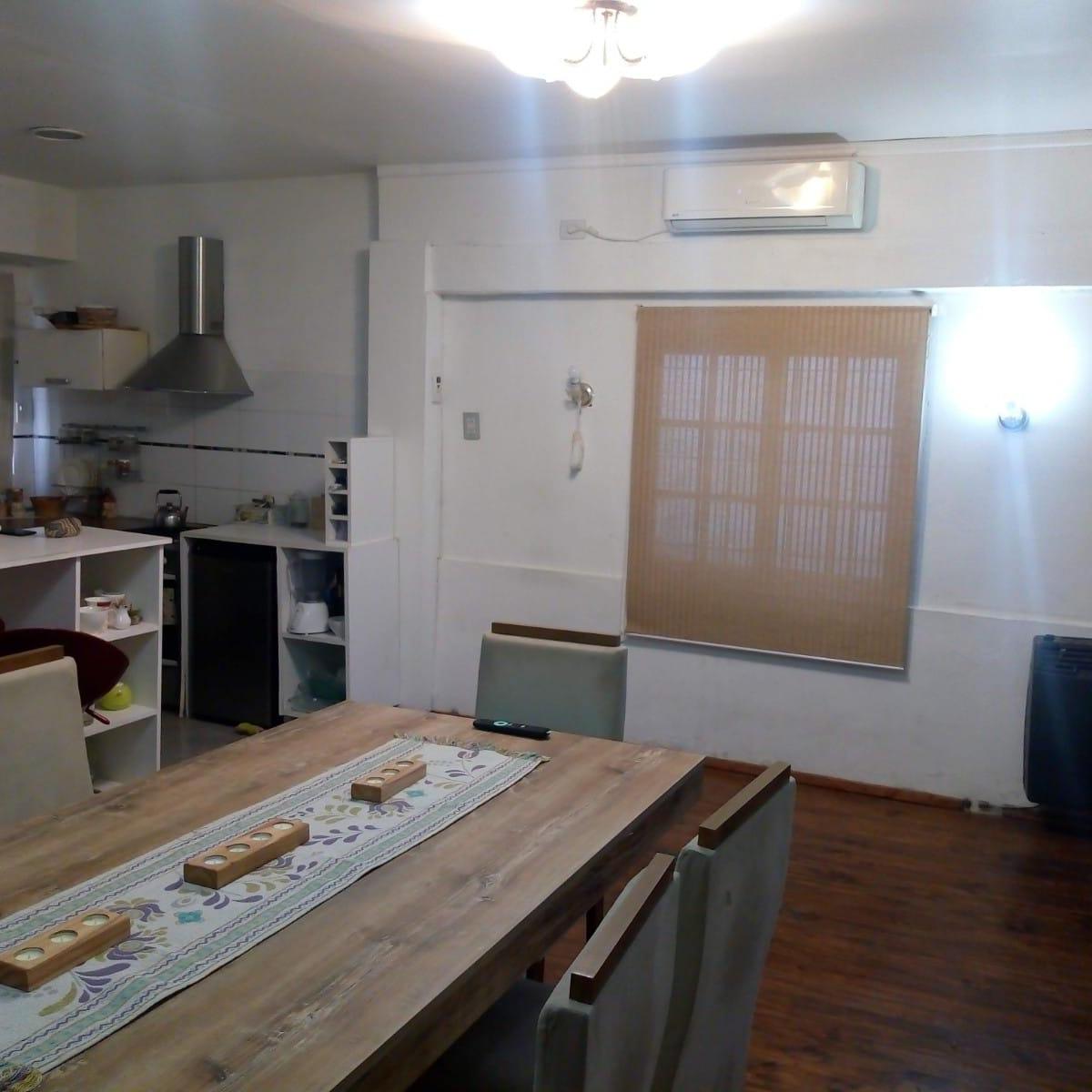 160 E/ 13 Y 14 CASA EN VENTA/PILETA Y MONOAMBIENTE-- PERMUTA