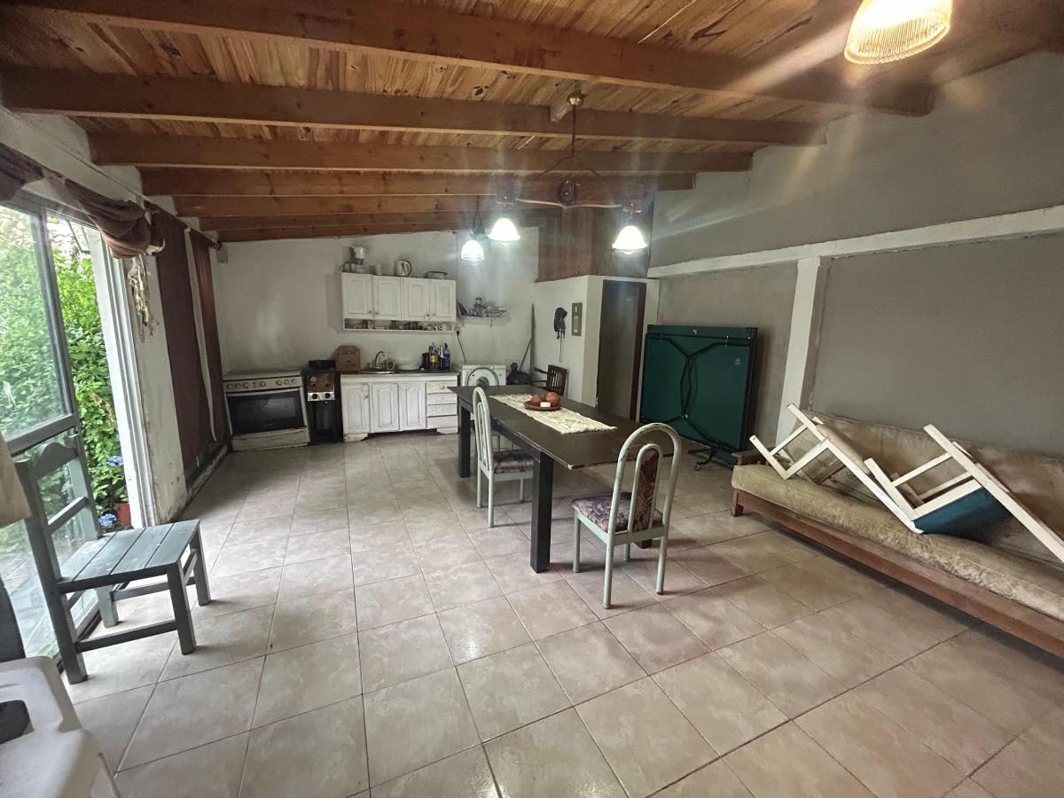 Foto de 160 E/ 13 Y 14 CASA EN VENTA/PILETA Y MONOAMBIENTE-- PERMUTA, imagen 5
