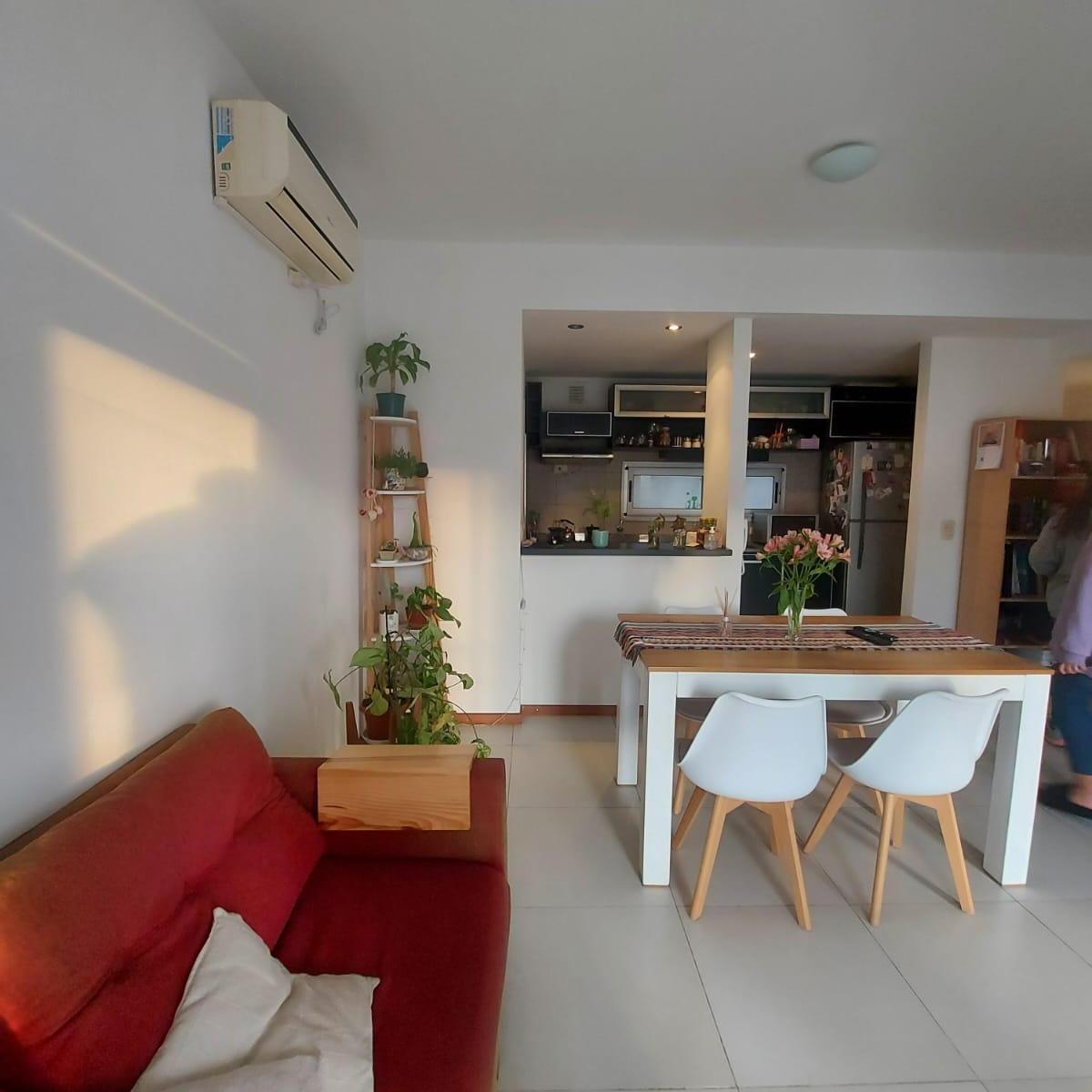 50 e/18 y 19. Venta de dto de 2 dormitorios. Zona Plaza Malvinas.
