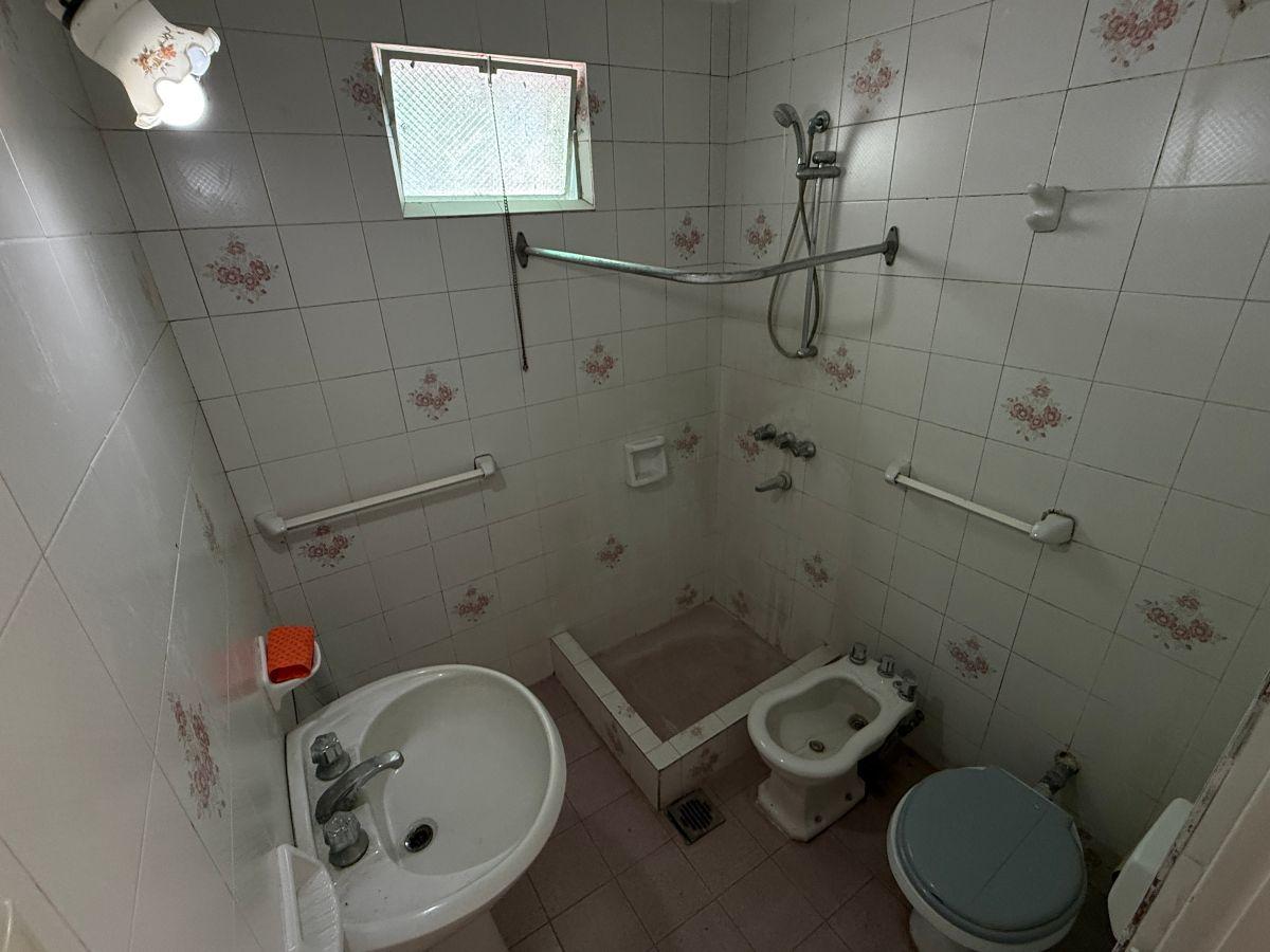 Foto de Se VENDE o ALQUILA casa sobre lote PH en 522 e/ 16 y 17, imagen 3