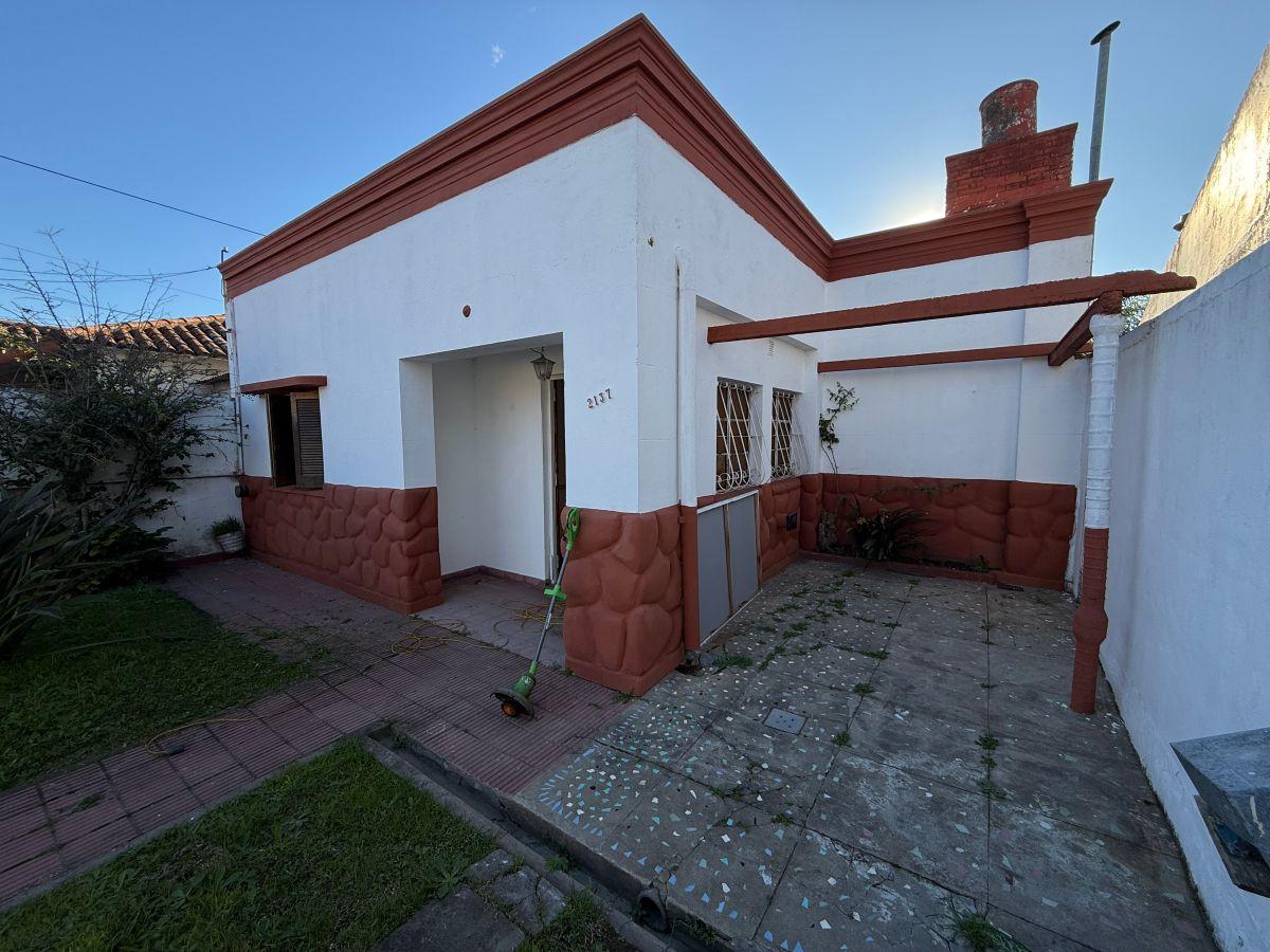 Foto de Se VENDE o ALQUILA casa sobre lote PH en 522 e/ 16 y 17, imagen 1