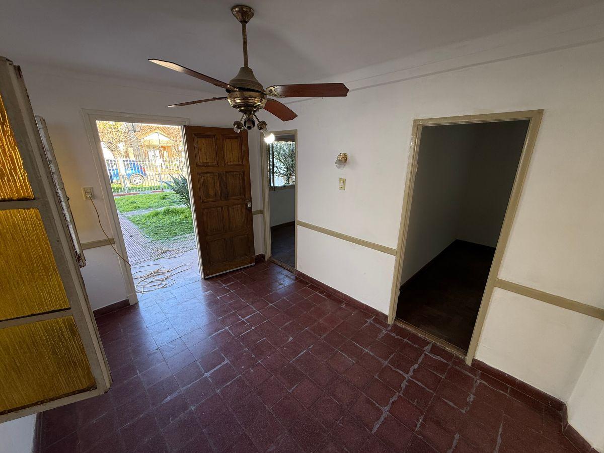 Foto de Se VENDE o ALQUILA casa sobre lote PH en 522 e/ 16 y 17, imagen 5