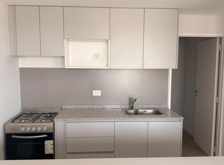 Dpto. 2 Dorm. y 2 Baños con Cochera - Centro de Neuquén 2