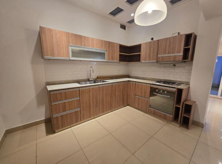 Casa en B° Santa Genoveva - Neuquén 1