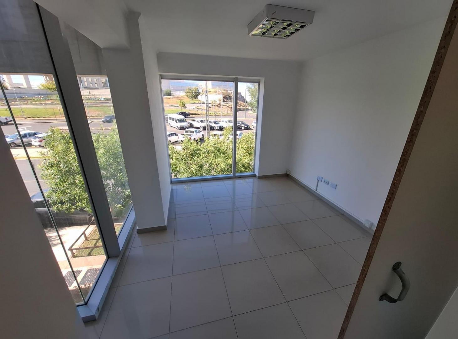 Foto de Oficina "A" en Planta Baja - Corredor Leloir - Santa Genoveva - Neuquén, imagen 2