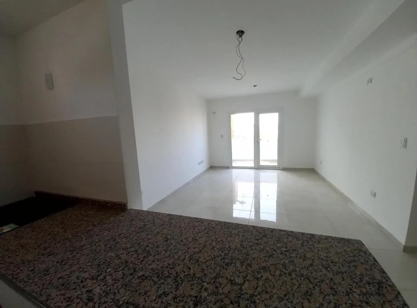 Departamento de 2 Dorm. y 2 baños. Amplio al frente - Neuquén Capital 5