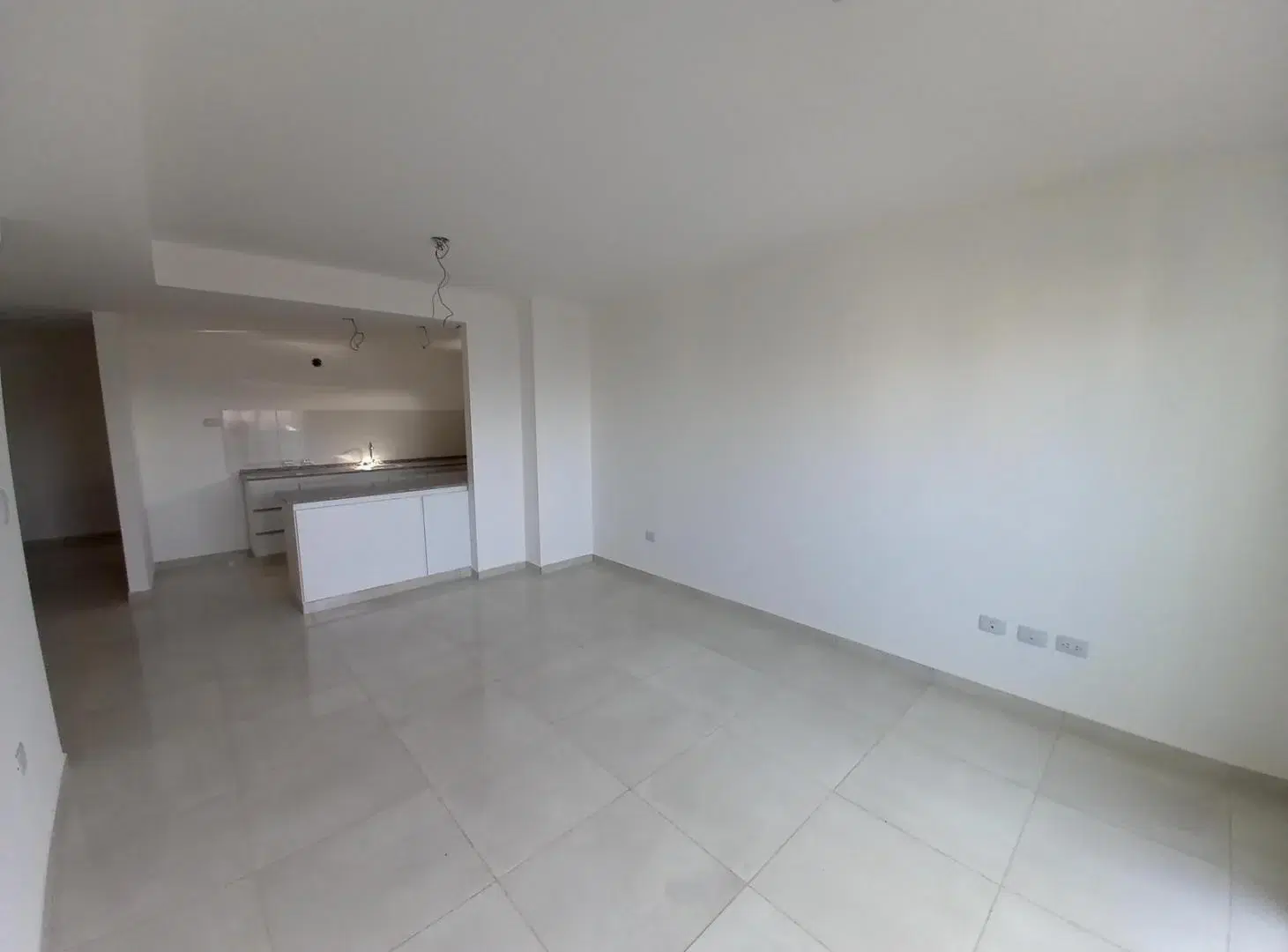 Departamento de 2 Dorm. y 2 baños. Amplio al frente - Neuquén Capital 1