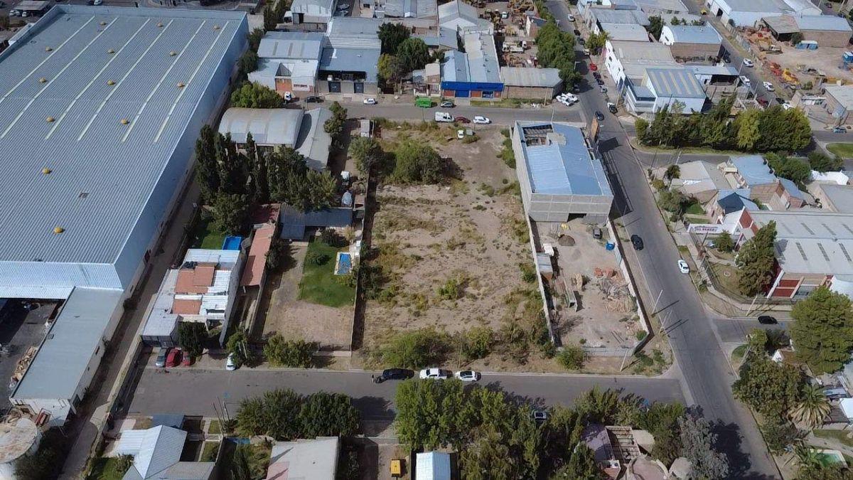 Lote Residencial-Comercial en B° Canal V - Neuquen Capital