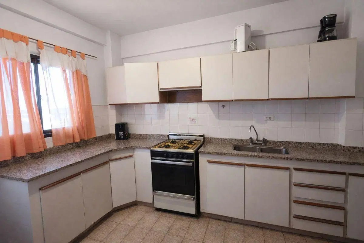 Dpto. de 3 Dorm. y 2 Baños - Centro de Cipolletti 3