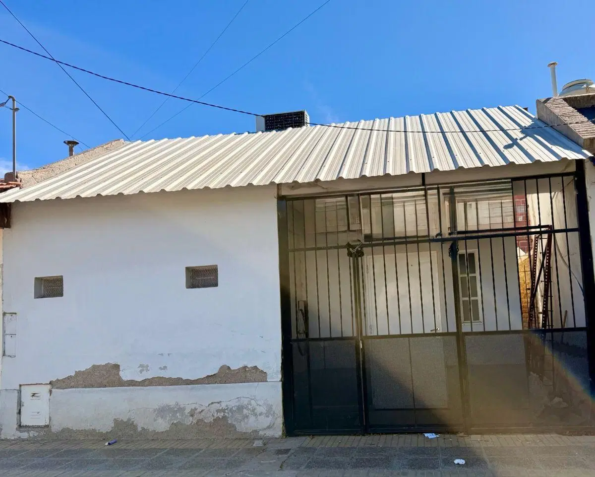 Local / Deposito en zona comercial 4
