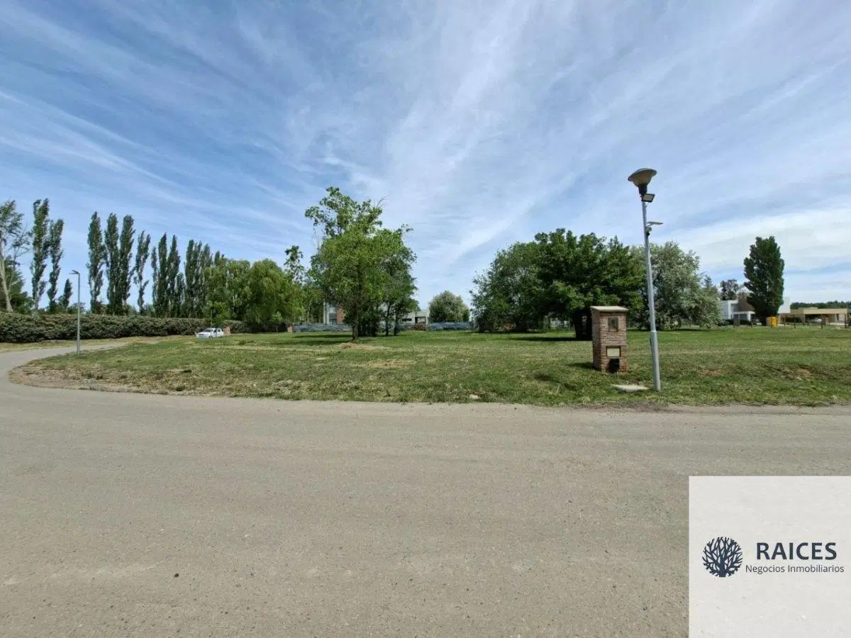 Terreno / Lote en venta de 962.11m2 ubicado en Cinco Saltos 5