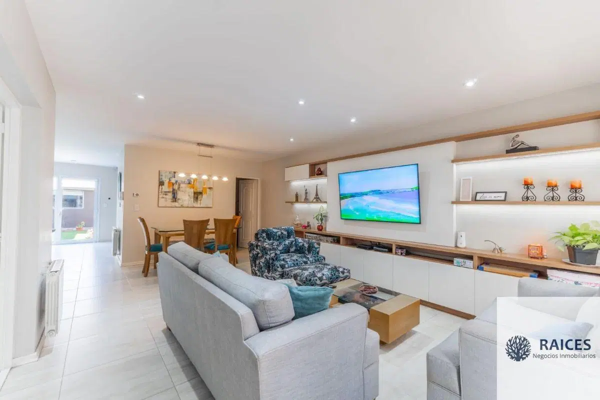 Casa en venta c/ cochera en Huilliches 4