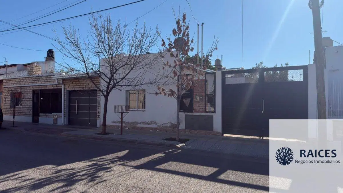 Casa en venta c/ cochera en Villa María 2