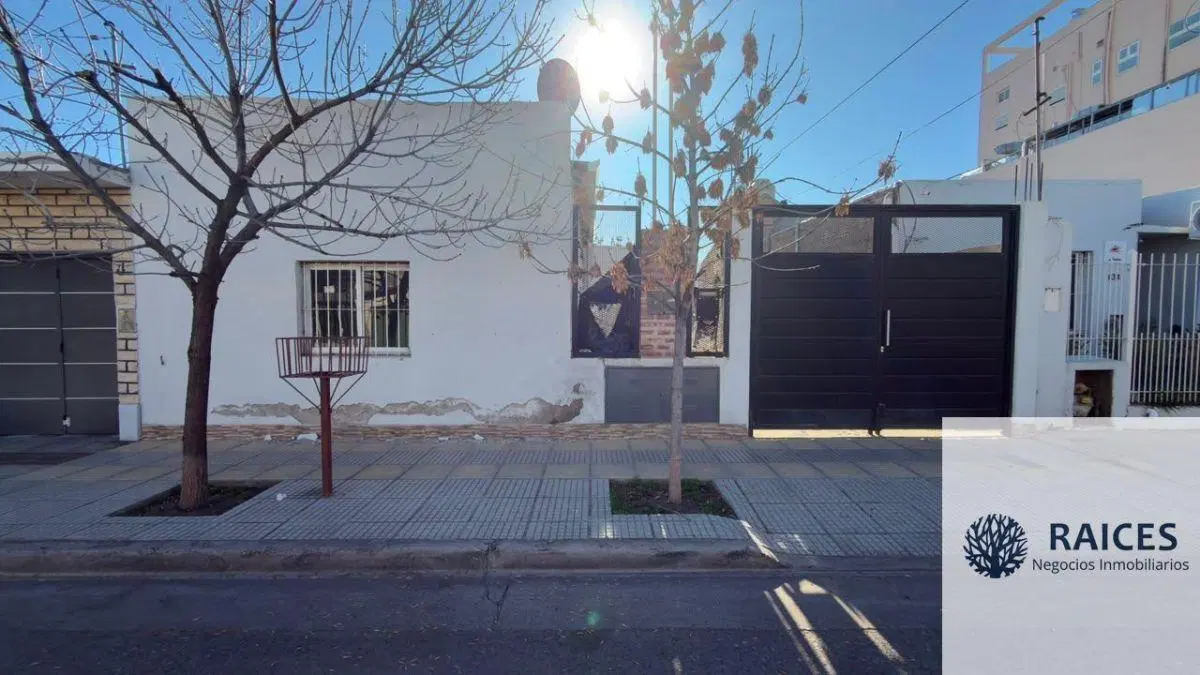 Casa en venta c/ cochera en Villa María 4