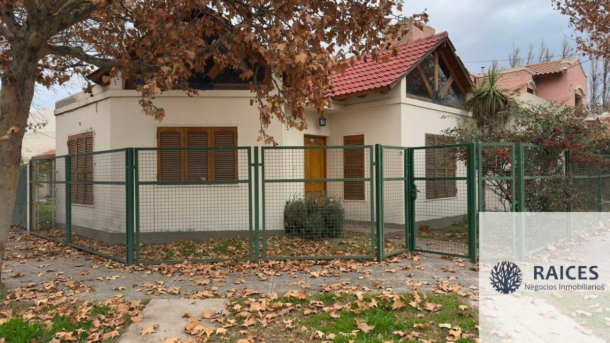 Foto de Casa en alquiler c/ cochera en Cipolletti, imagen 5