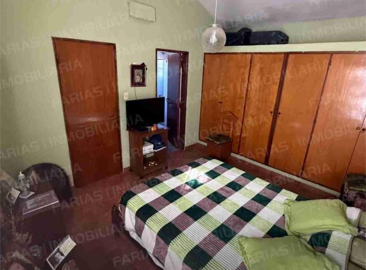 B AYACUCHO CASA 4 DOR 4 BÑS, GGE SUBNIVEL X2, ESCRIT, MUY LINDA. 5