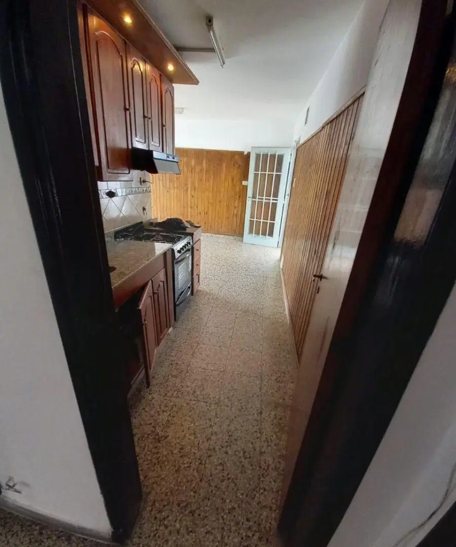 VENDO CERRO CHICO 3 DOR, LIV, GGE X2, PATIO, REJA PORTON CORREDIZO s/ VIRREY OLAGUER 5