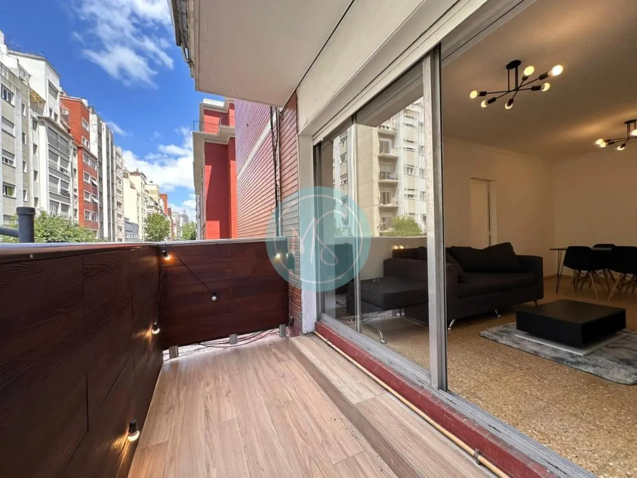 Departamento 3 Amb. a la calle con Balcon 3