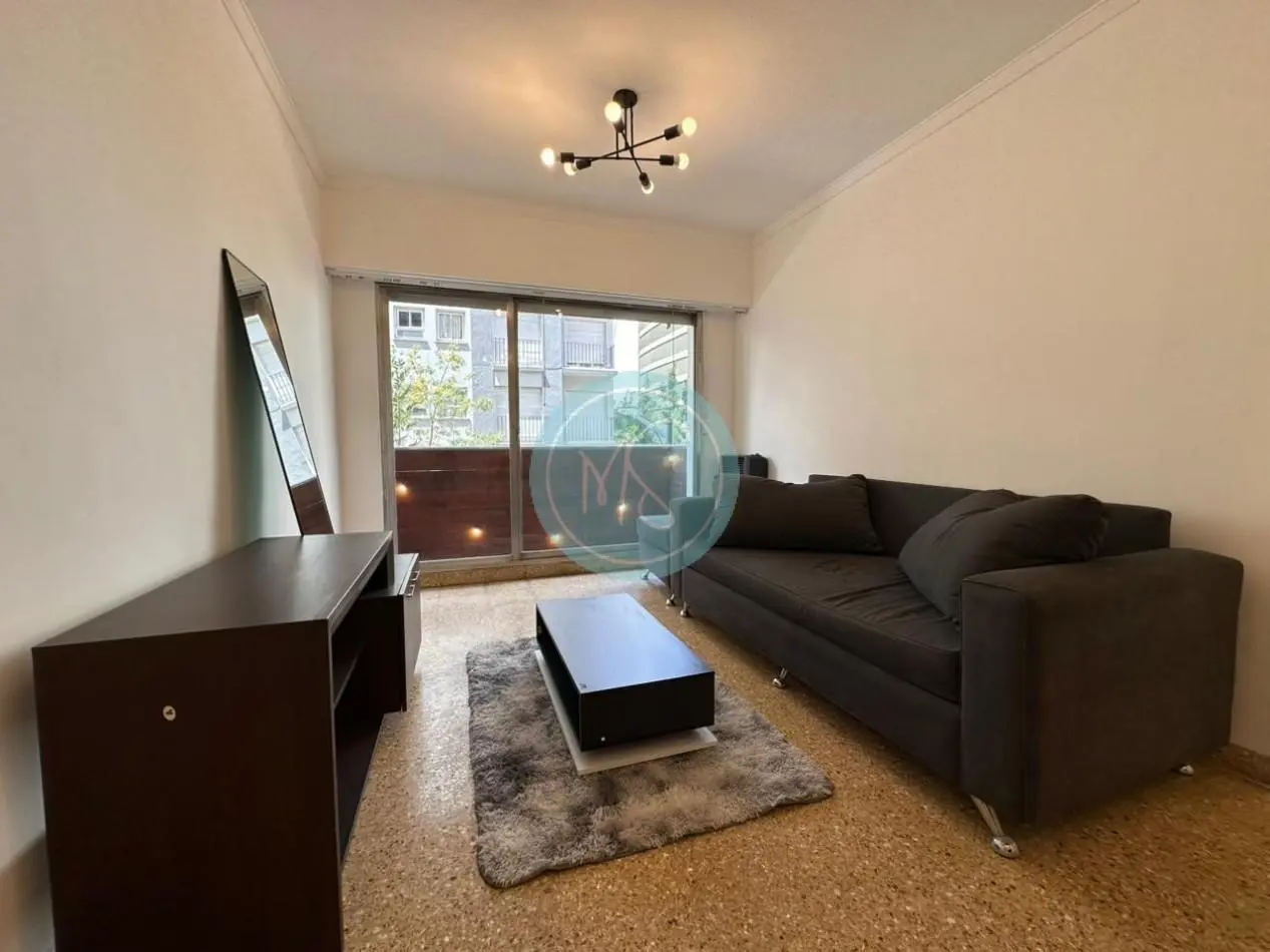 Departamento 3 Amb. a la calle con Balcon 2