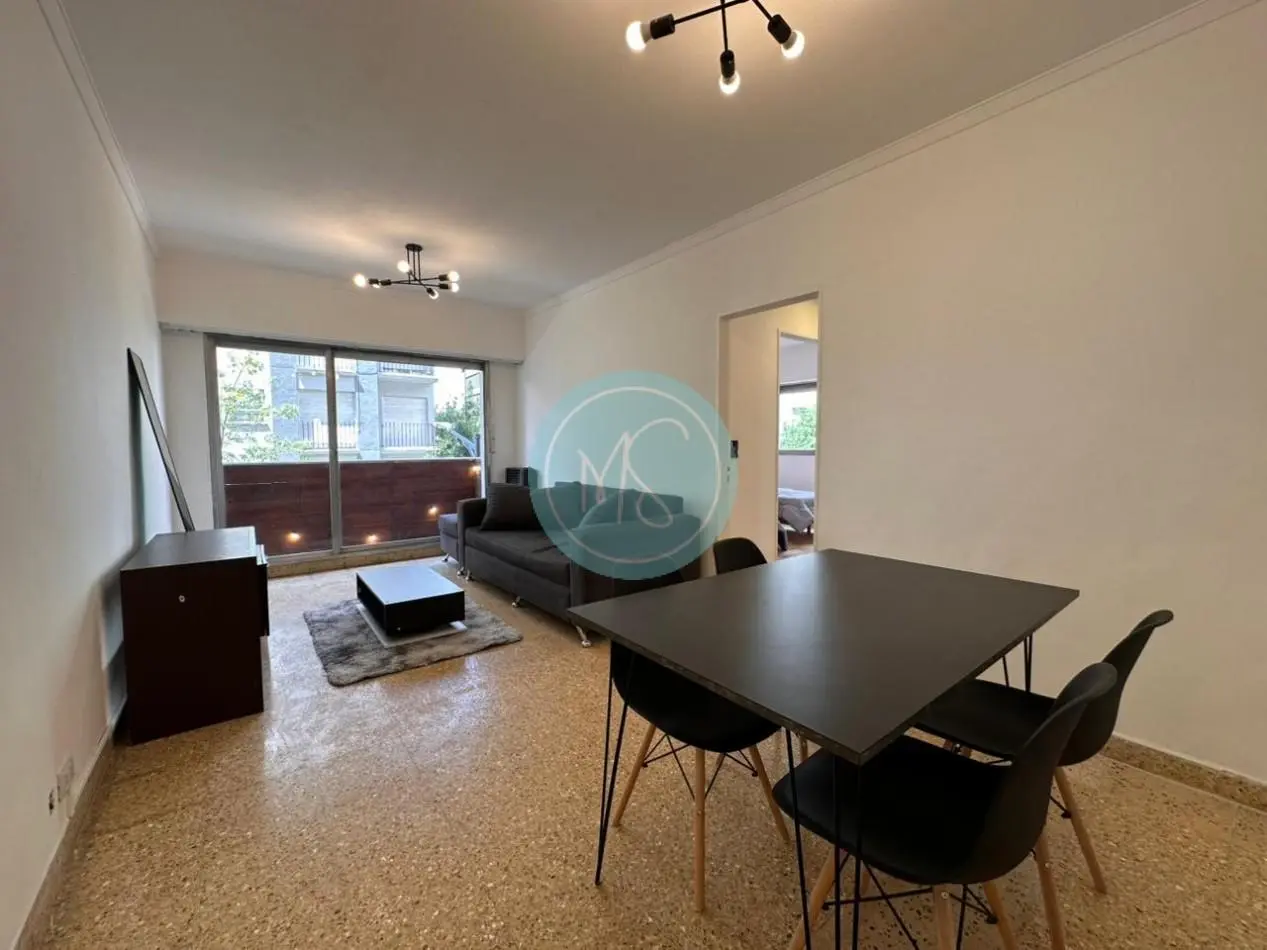 Departamento 3 Amb. a la calle con Balcon 8