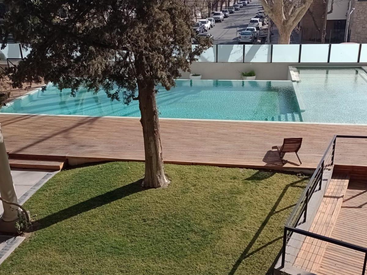 Rem Propiedaes Vende Departamento en Lujoso y Único Edificio / Torre Leloir 1