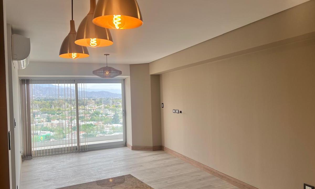 Rem Propiedaes Vende Departamento en Lujoso y Único Edificio / Torre Leloir 4