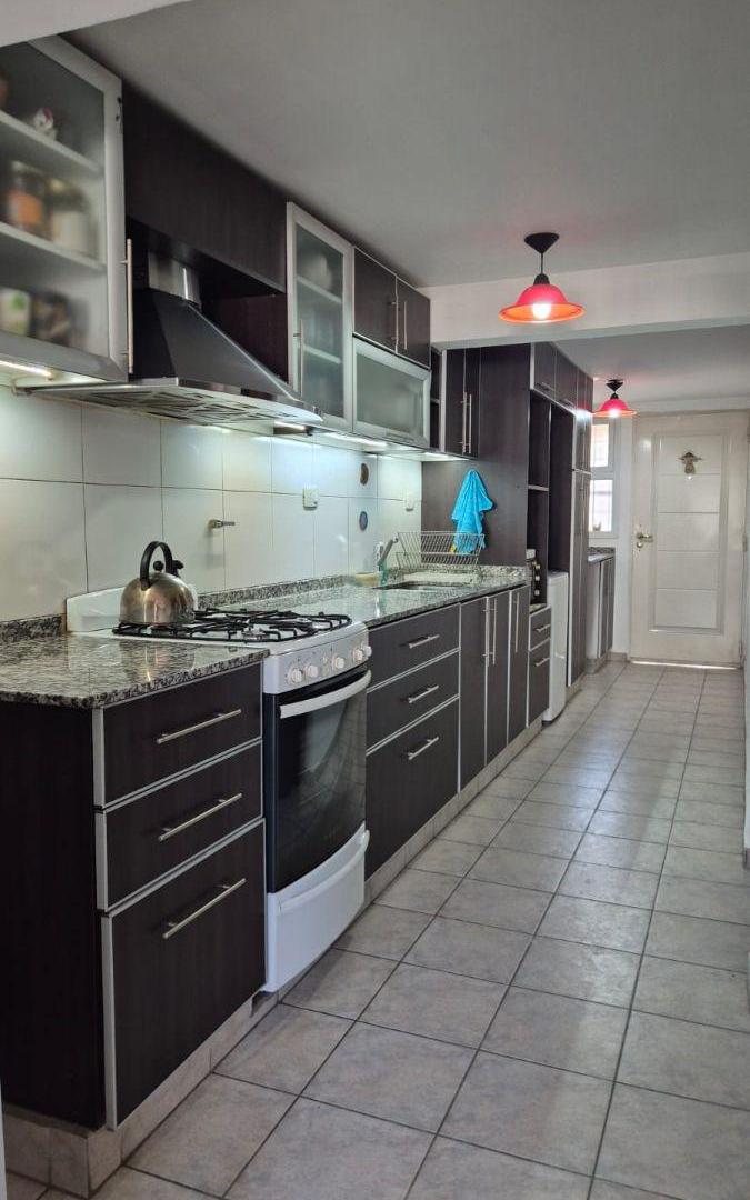 Foto de REM PROPIEDADES VENDE CASA EN SEXTA SECCION, CIUDAD, MENDOZA., imagen 2