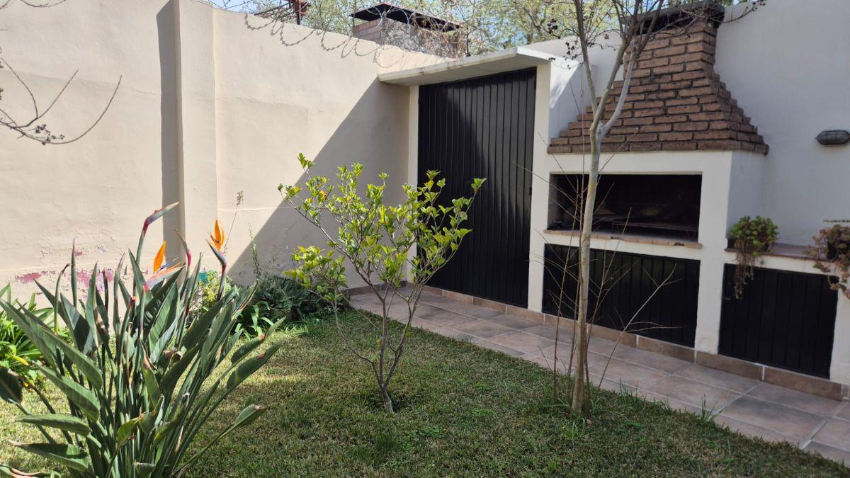 Foto de REM PROPIEDADES VENDE CASA EN SEXTA SECCION, CIUDAD, MENDOZA., imagen 3
