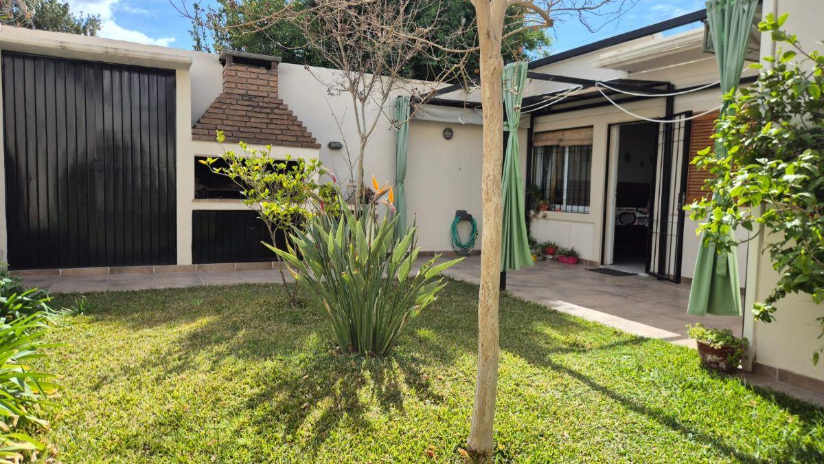 Foto de REM PROPIEDADES VENDE CASA EN SEXTA SECCION, CIUDAD, MENDOZA., imagen 1