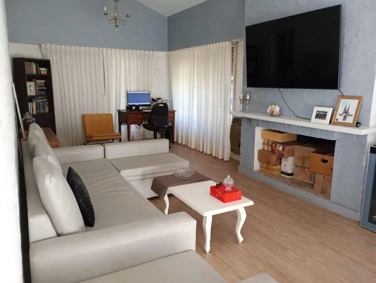 EXCELENTE CASA QUINTA CON PISCINA EN VENTA - ZONA TORTUGUITAS 3
