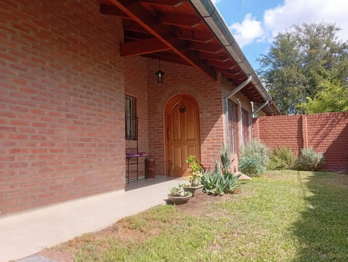 EXCELENTE CASA QUINTA EN VENTA – ZONA TORTUGUITAS 5