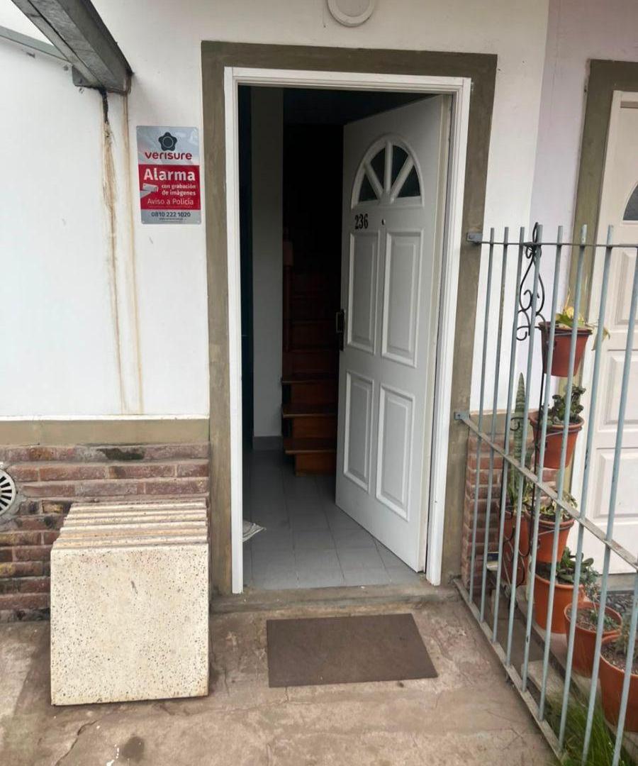 Foto de SE VENDE URGENTE DUPLEX OPTIMO ESTADO - BARRIO CERRADO - SAN RAFAEL, imagen 2