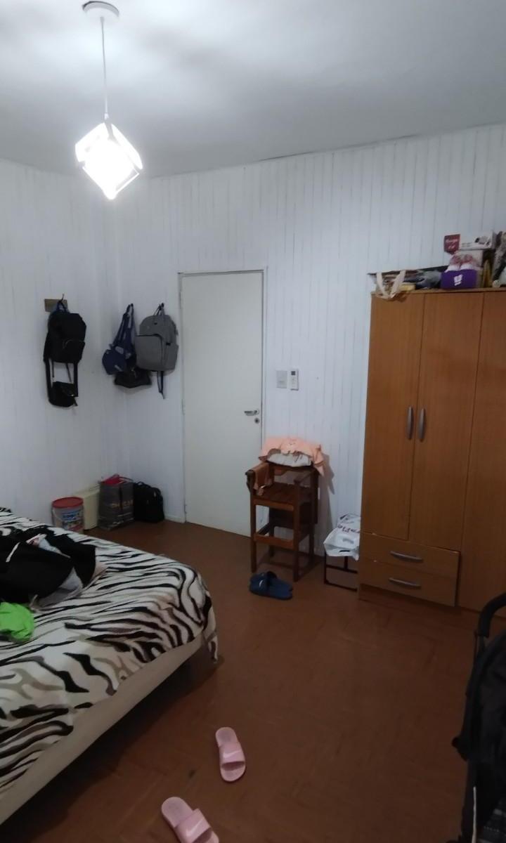 Casa de 3 Ambiente en El Centro de Varela Oportunidad 3