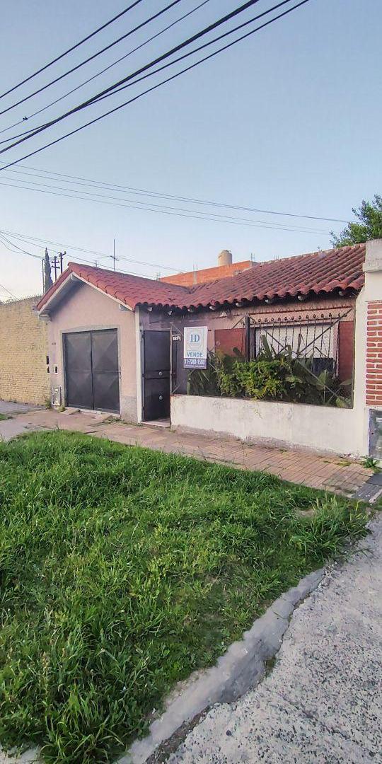 Casa con 3 dormitorios y 300 m² en venta en Monte Chingolo