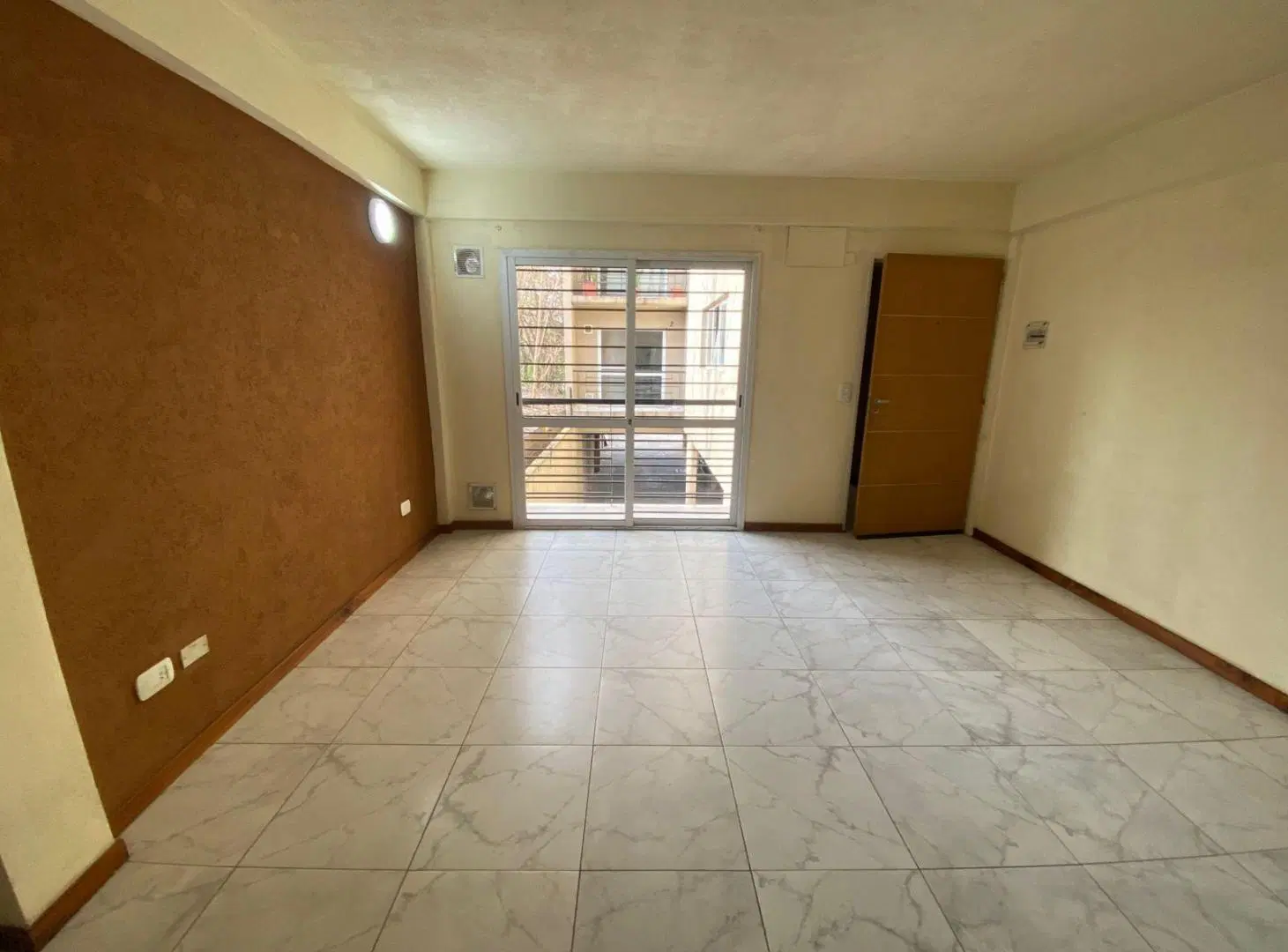 Departamento en Esc.-Centro 1