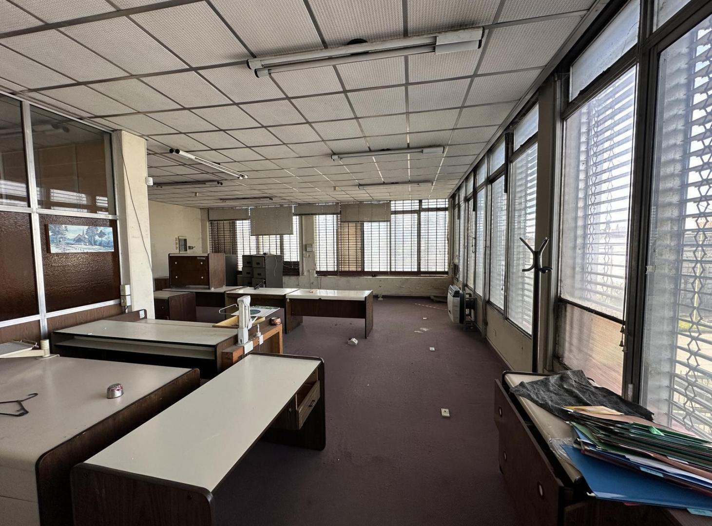 Foto de Edificio Comercial en Garin, imagen 3