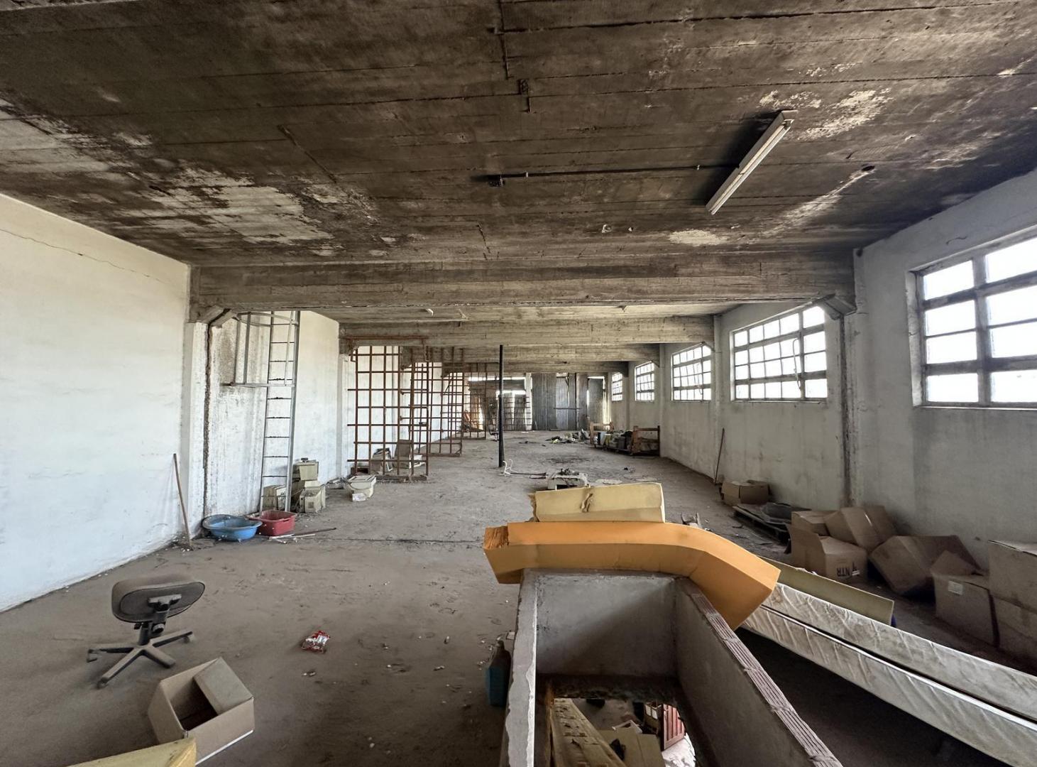 Foto de Edificio Comercial en Garin, imagen 4