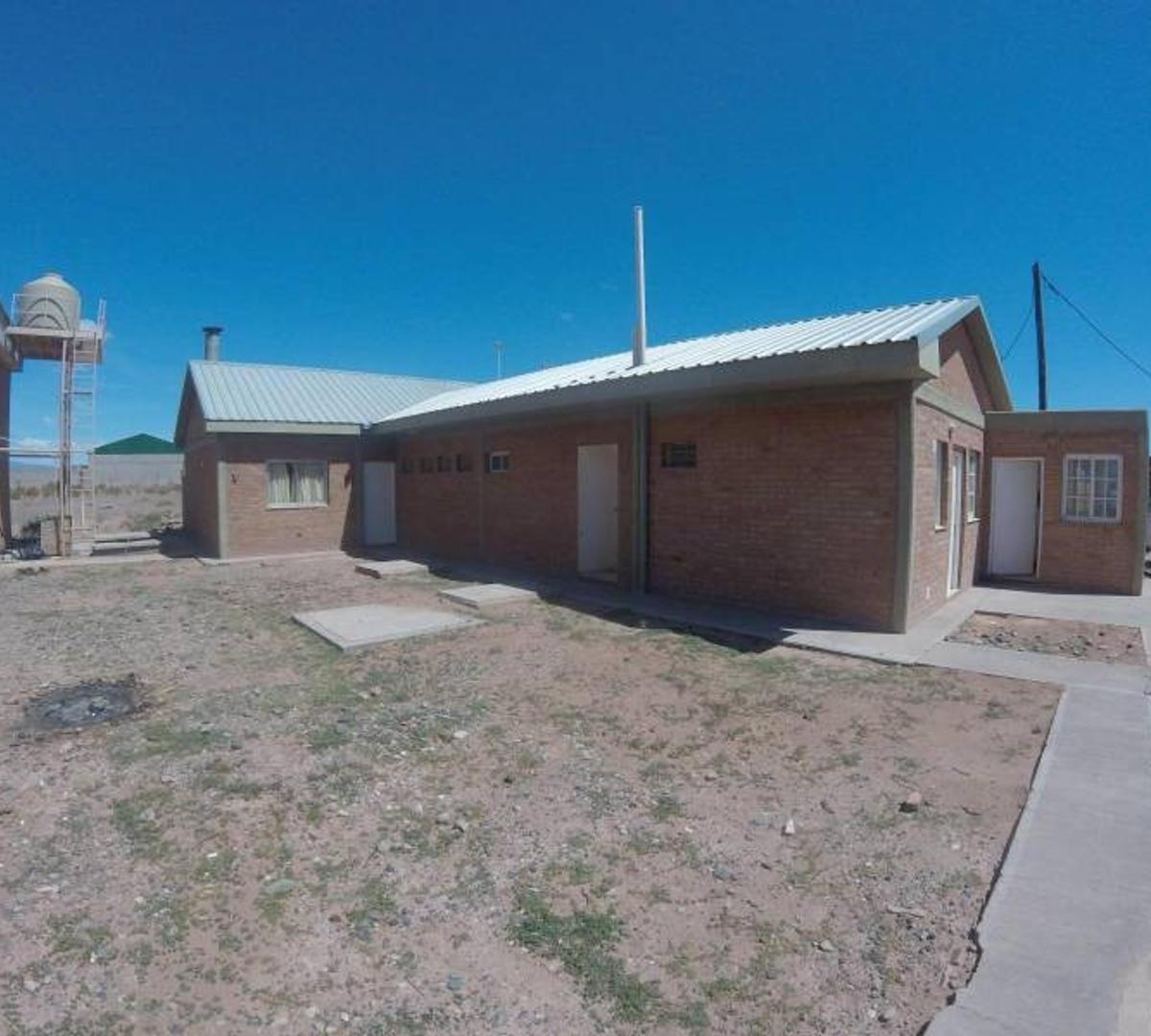 Vendo Base, con Galpón y Oficinas en Rincón de Los Sauces. 1