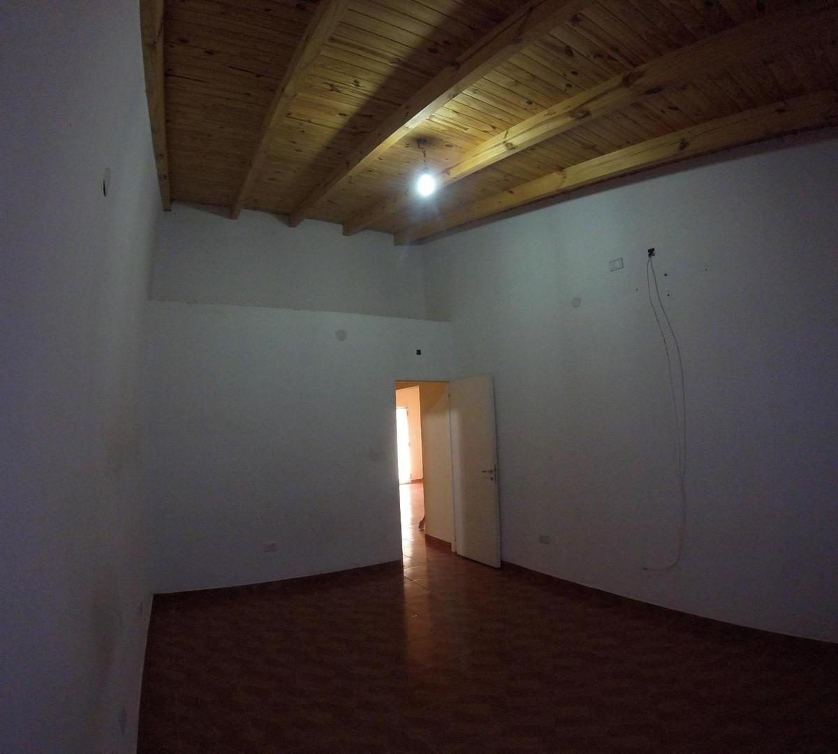 Vendo Casa en Barrio Rene Favaloro 5