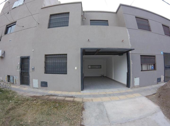 Alquilo dúplex de dos dormitorios Zona Aeropuerto. 2