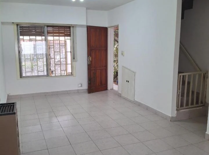 Alquilo dúplex de 2 dormitorios. 2