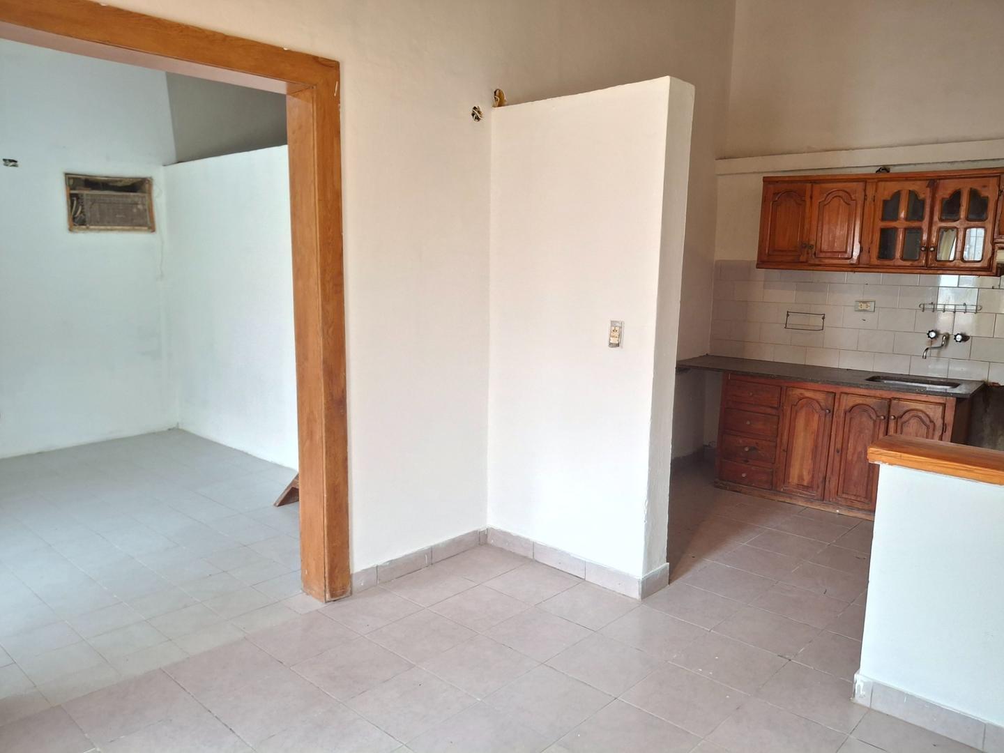 Vendo casa de 2 dormitorios.