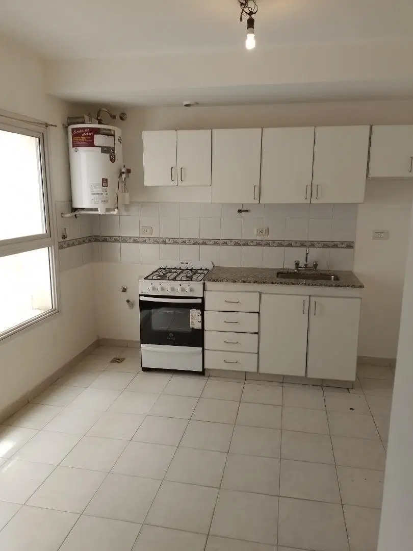 Alquilo departamento de 1 dormitorio. 2