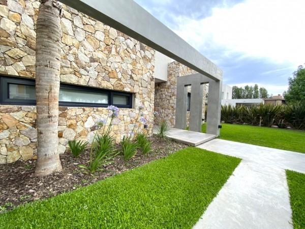 Casa en Venta en Country Terravista - 7 ambientes - Impecable!