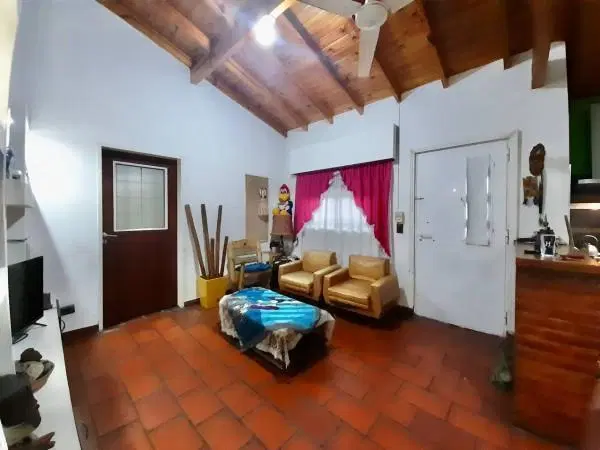 Casa en Venta en Villa Tesei - 3 ambientes! Gran parque libre! 1