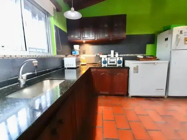 Casa en Venta en Villa Tesei - 3 ambientes! Gran parque libre! 3