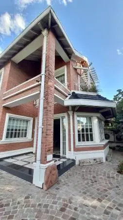 Increible chalet de categoria ! Acepta permuta en menor valor ! 3