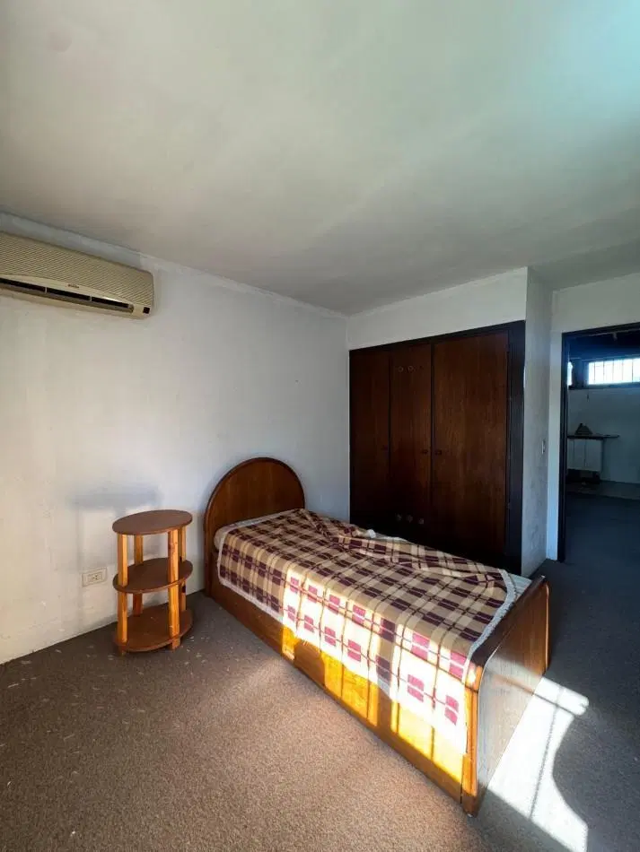 Casa en Planta Alta con Fondo en Alquiler 2